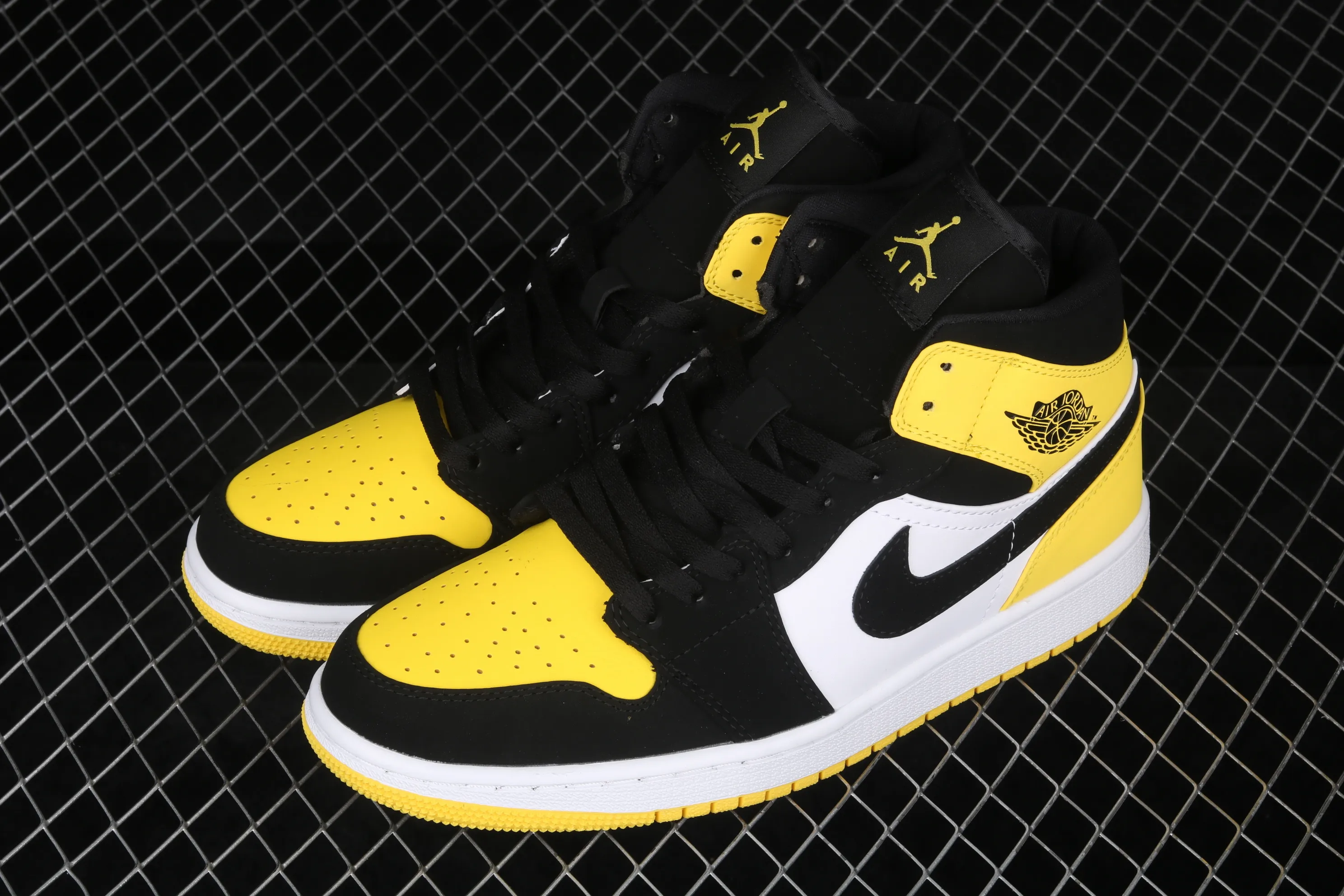 All categories Air Jordan Jordan series basketball shoes Air Jordan 1 Mid Air Jordan 1 Mid SE "Yellow Toe" AJ1 Joe 1 mid-top series basketball shoes 852542-071